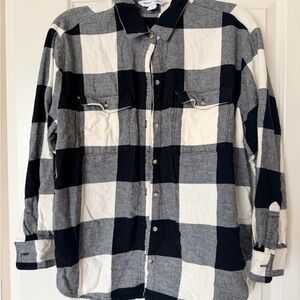 Old Navy Black and White Plaid Flannel Shirt.  The boyfriend shirt
